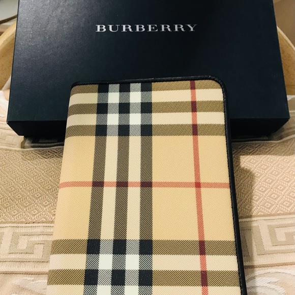 burberry passport holder